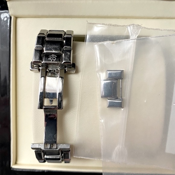 Brooks Brothers Butterfly Clasp Watch main image 5